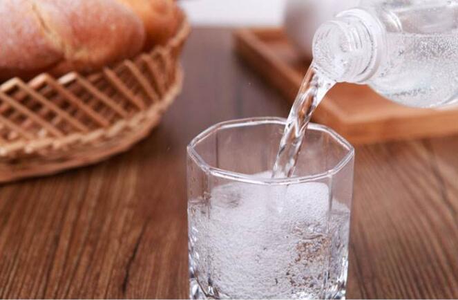 苏打水对痛风有用吗?成都那家医院治痛风?